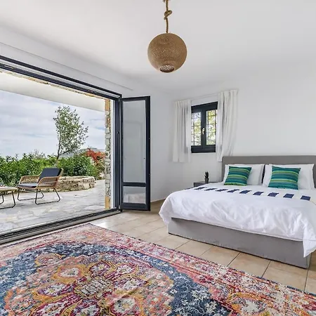 Villa Elissaios-brand New Renovated Pool *